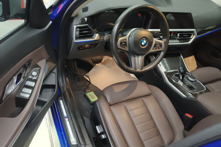 BMW 3 Series 2020 car image #16