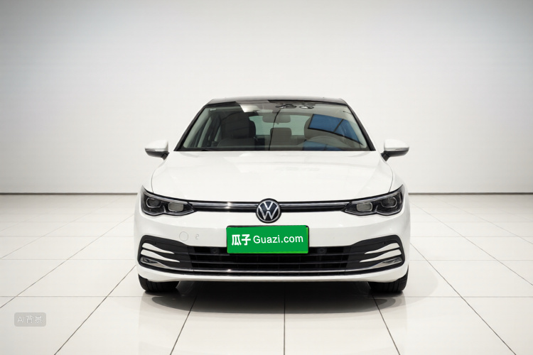 Volkswagen Golf 2024 car image #3