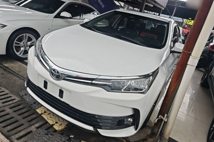 Toyota Corolla 2017 #2 Toyota Corolla 2017 car image #2