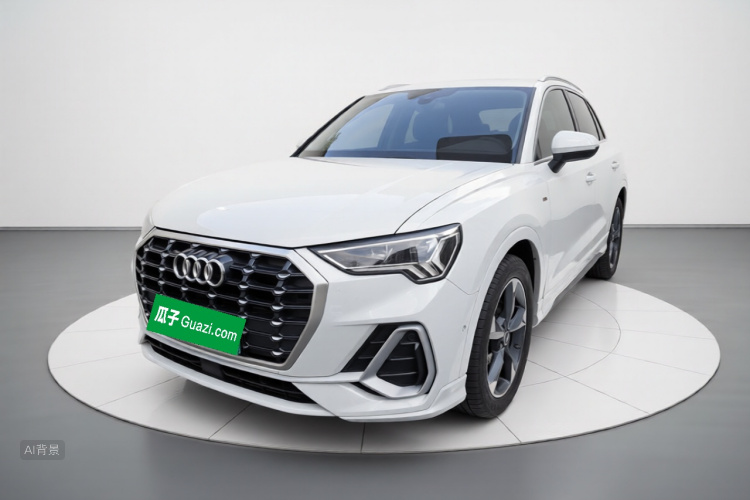 Audi Q3 2023 car image #2