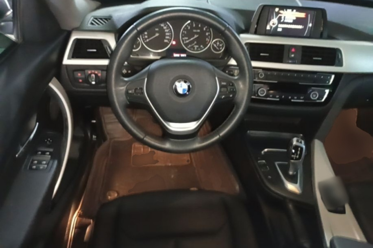 BMW 3 Series GT 2017 car image #11