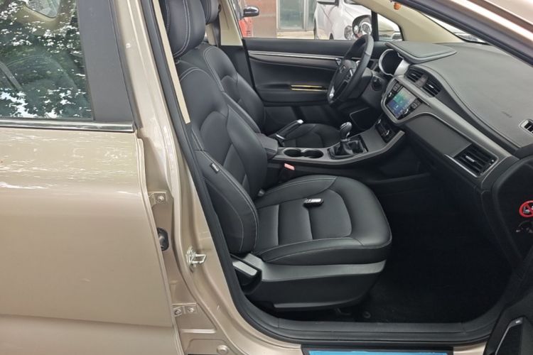 GEELY Emgrand GS 2017 image de voiture #24