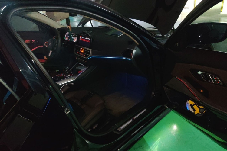 BMW 3 Series 2020 car image #27