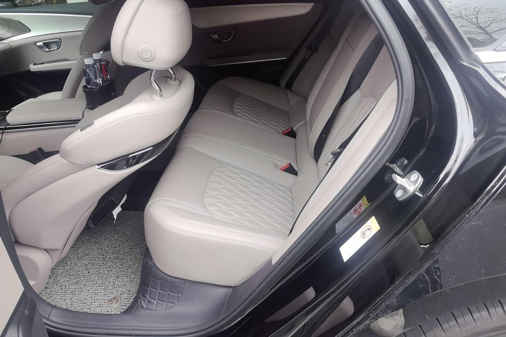 BYD Han 2025 car image #16