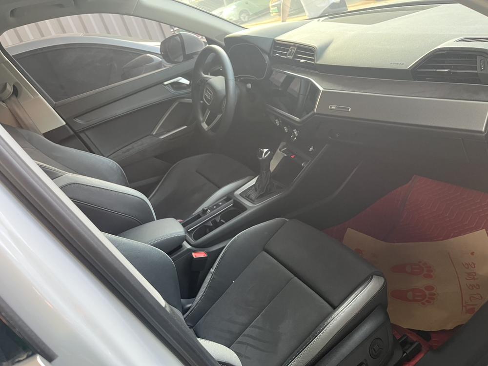 Audi Q3 2023 car image #5