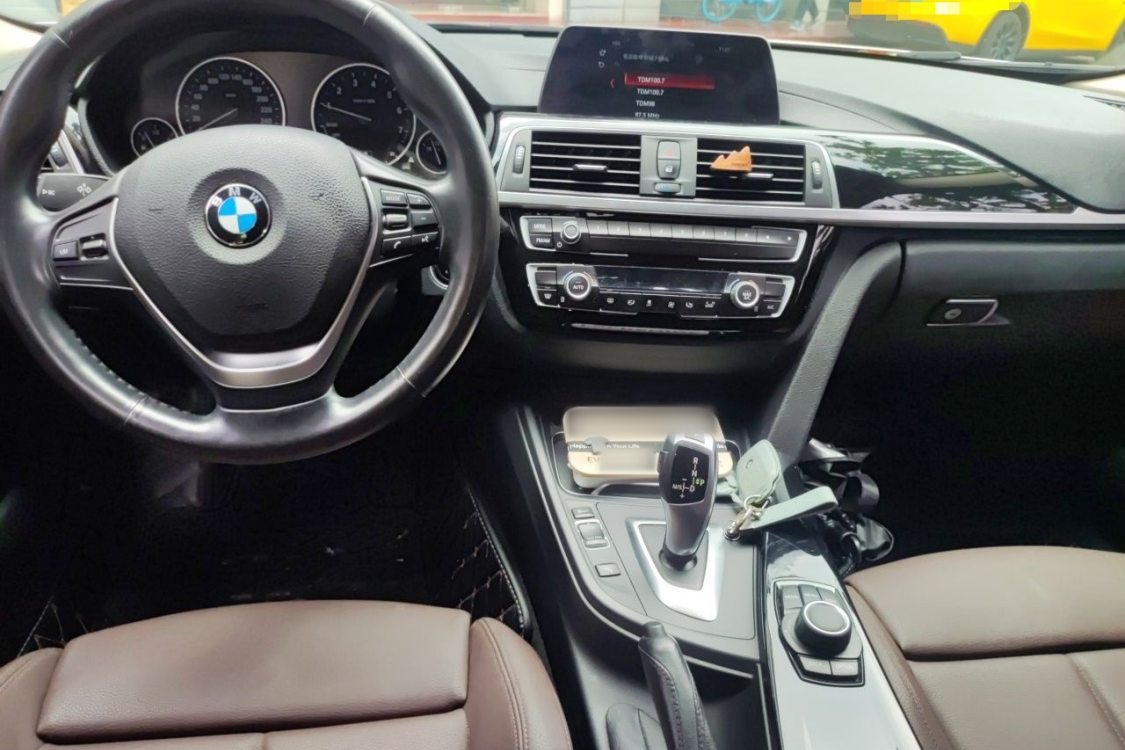 BMW 3 Series 2018 #21 BMW 3 Series 2018 car image #21