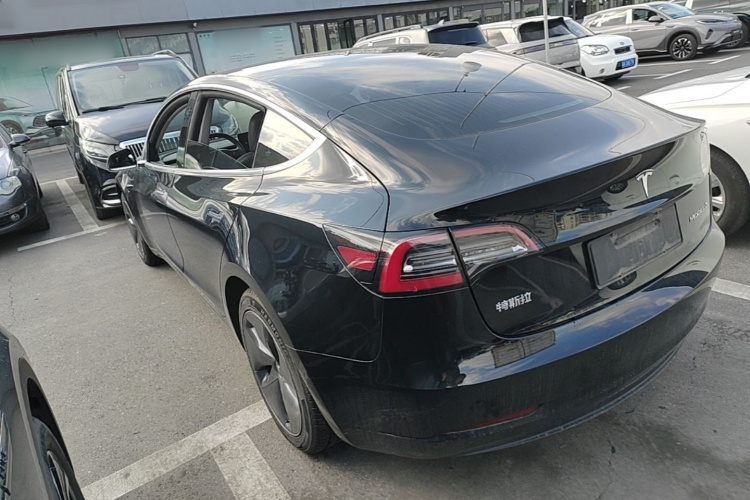 Tesla Model 3 2020 صورة سيارة #7