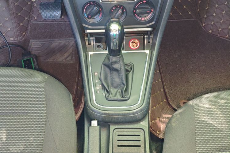 Volkswagen Bora 2016 immagine di auto #14