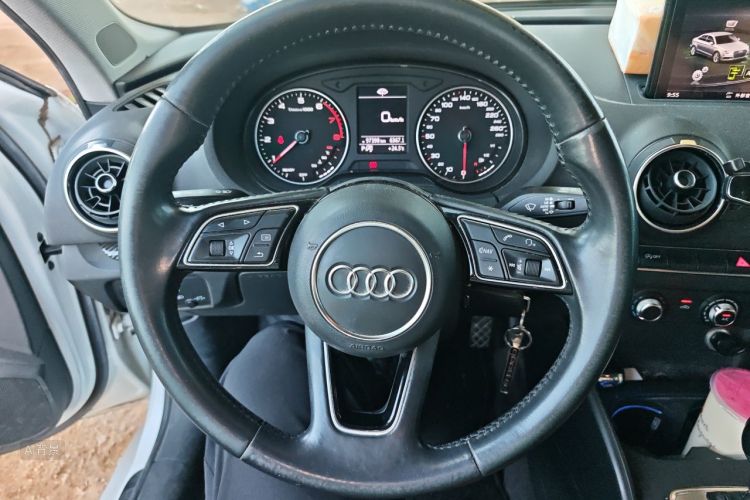 Audi A3 2019 immagine di auto #12