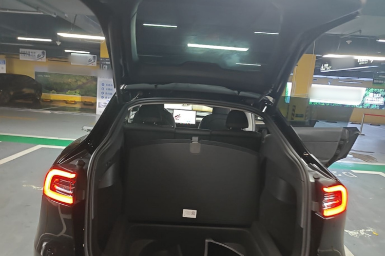 Tesla Model Y 2023 #21 Tesla Model Y 2023 car image #21