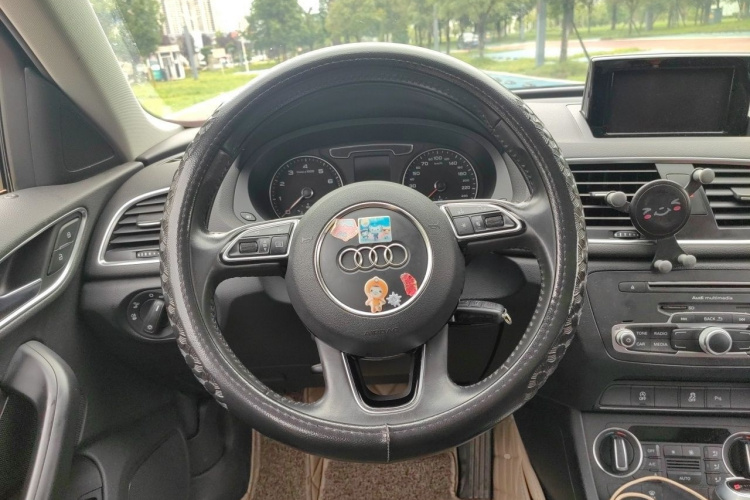 Audi Q3 2019 #15 Audi Q3 2019 car image #15