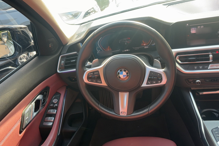 BMW 3 Series 2021 car image #13