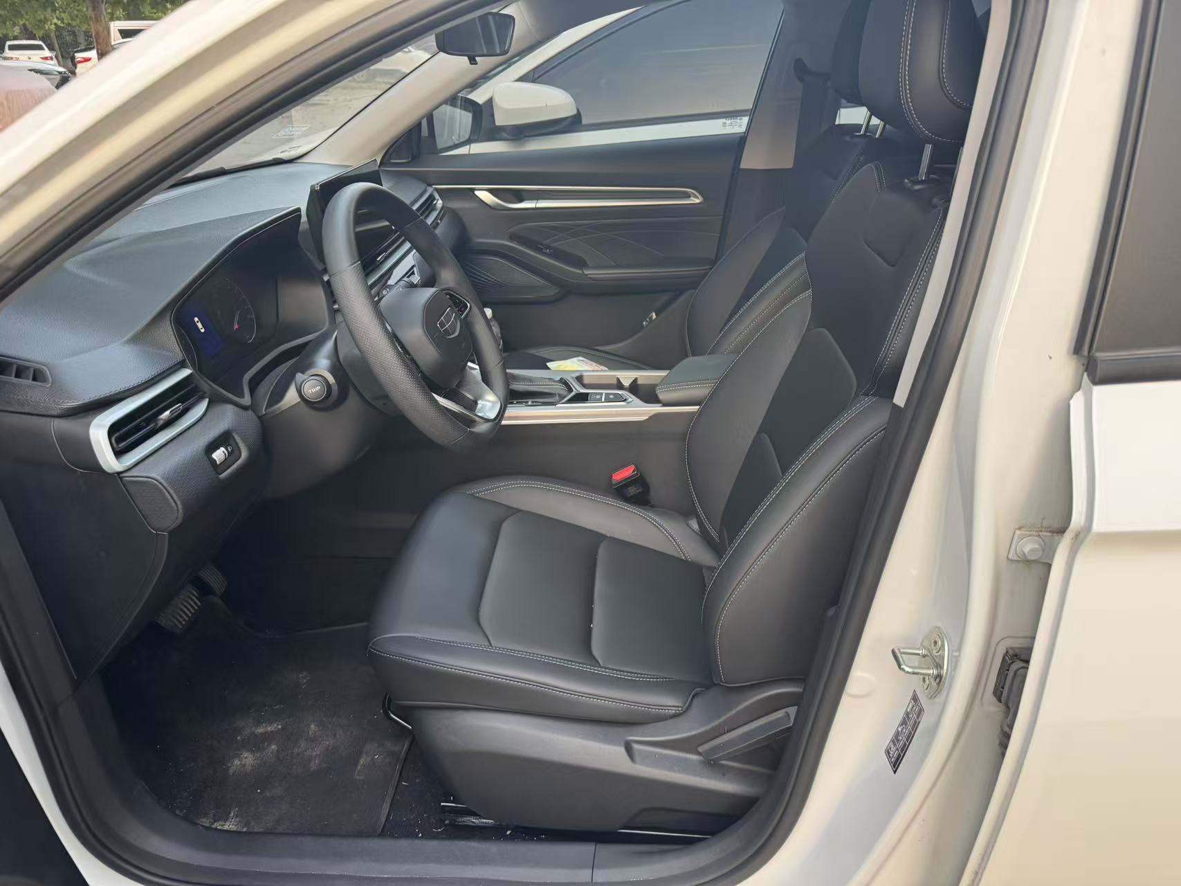 GEELY Emgrand 2025 #2 GEELY Emgrand 2025 car image #2