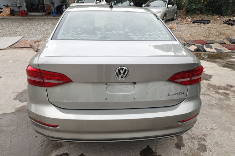 Volkswagen Lavida 2019 car image #6