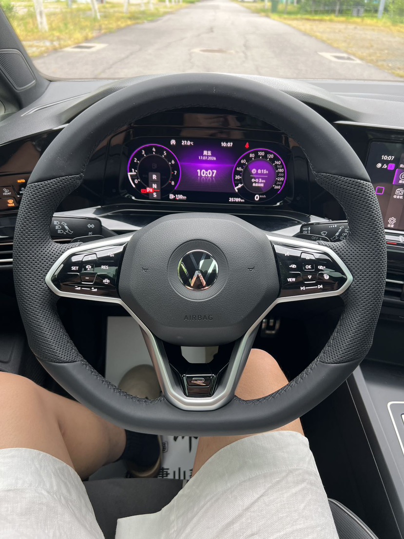 Volkswagen Golf 2022 car image #11
