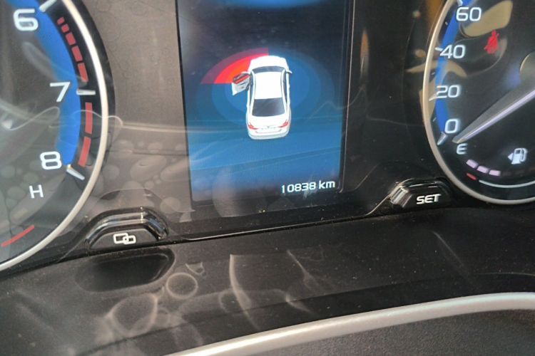 GEELY Emgrand 2019 car image #8