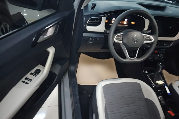 Volkswagen Tharu 2025 car image #12
