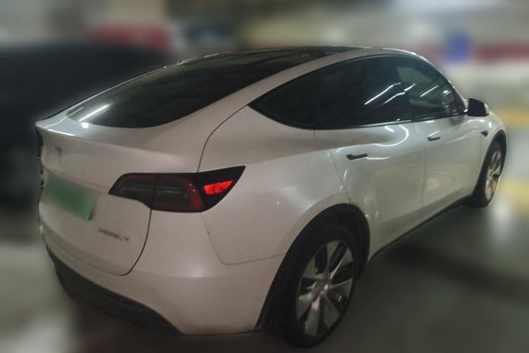 Tesla Model Y 2023 #5 Tesla Model Y 2023 car image #5