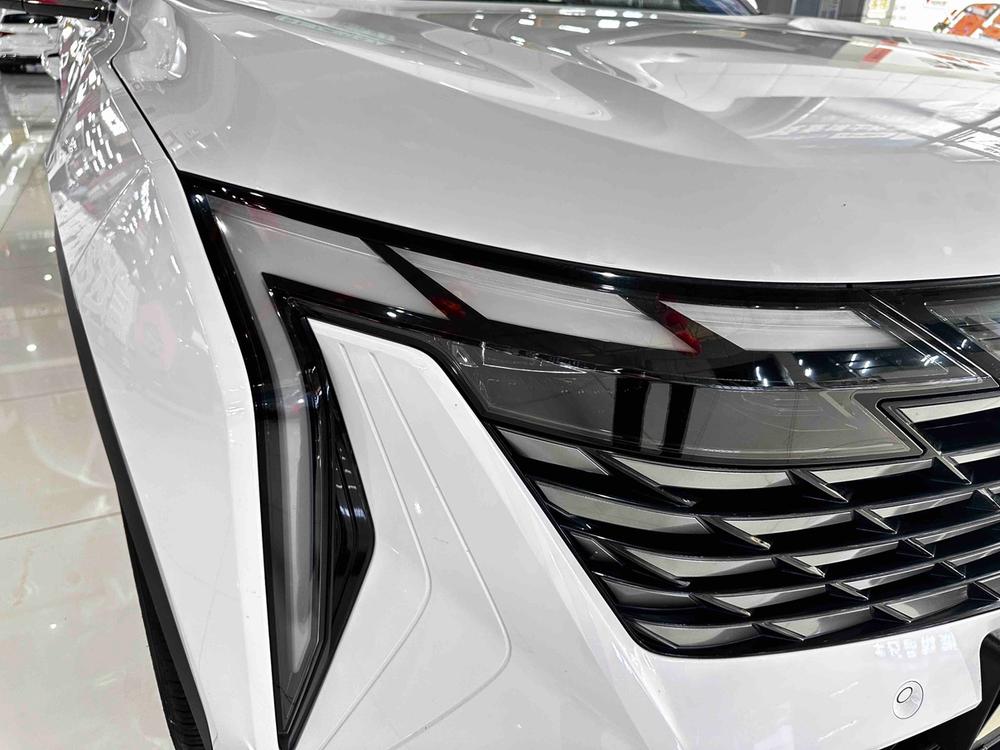 GEELY Boyue L 2023 car image #9