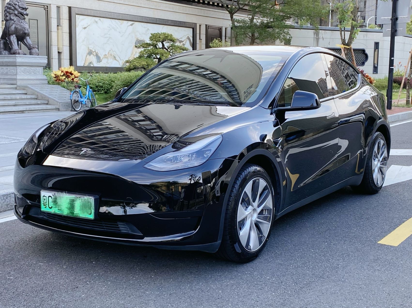 Tesla Model Y 2022 car image 