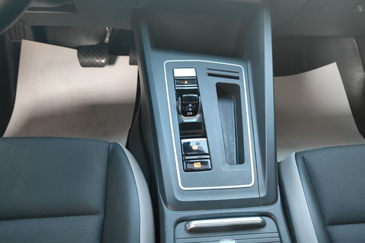 Volkswagen Golf 2021 car image #14