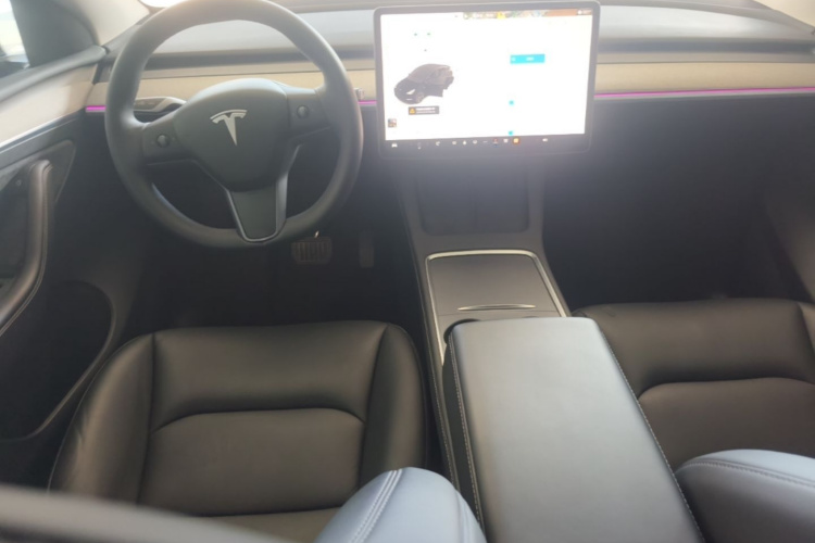 Tesla Model Y 2024 #10 Tesla Model Y 2024 immagine di auto #10