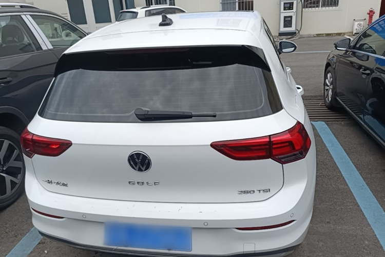 Volkswagen Golf 2024 car image #6