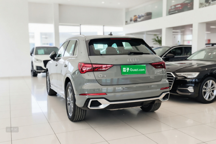 Audi Q3 2024 car image #5