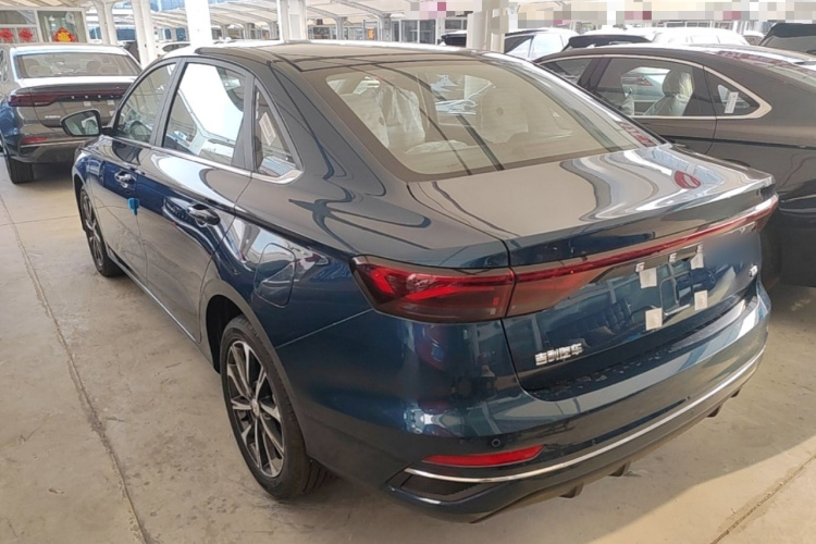 GEELY Emgrand 2026 car image #5
