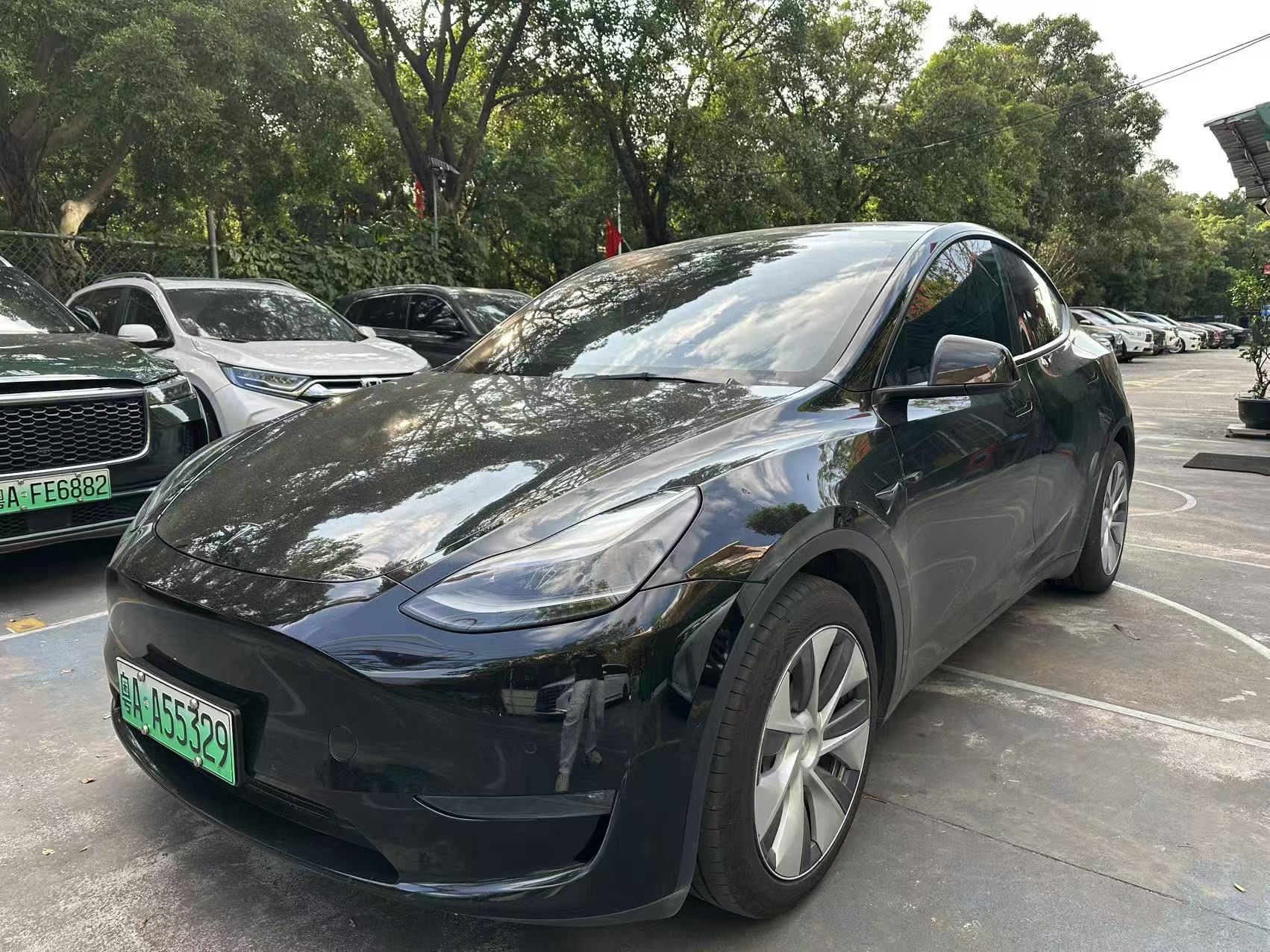 Tesla Model Y 2021 car image #2