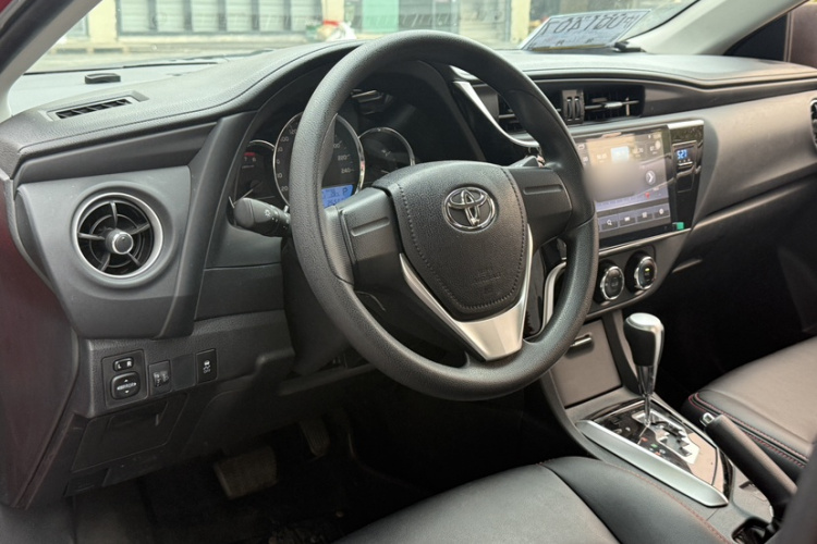 Toyota Corolla 2018 #13 Toyota Corolla 2018 car image #13