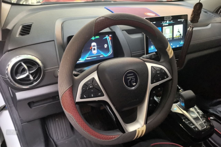 BYD Yuan New Energy 2019 car image #12
