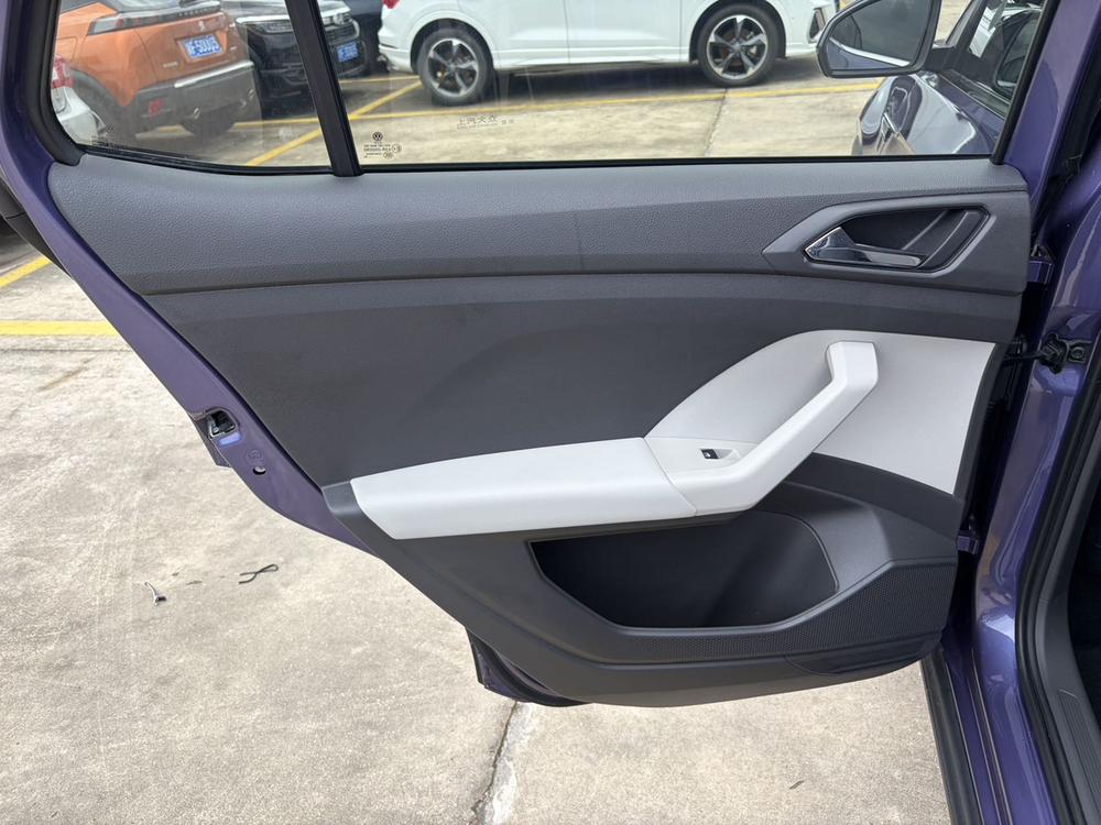Volkswagen T-Cross 2020 car image #10