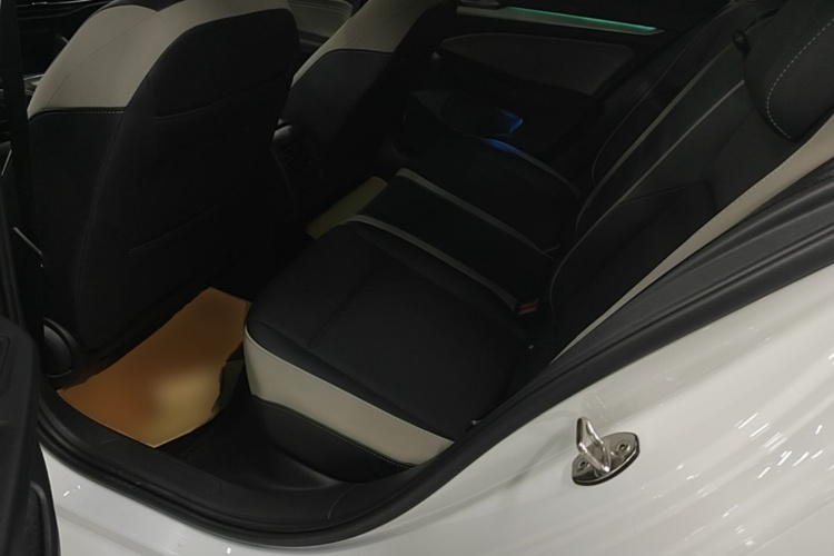 Volkswagen Golf 2022 صورة سيارة #17