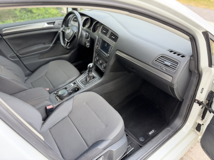 Volkswagen Golf 2015 car image #9