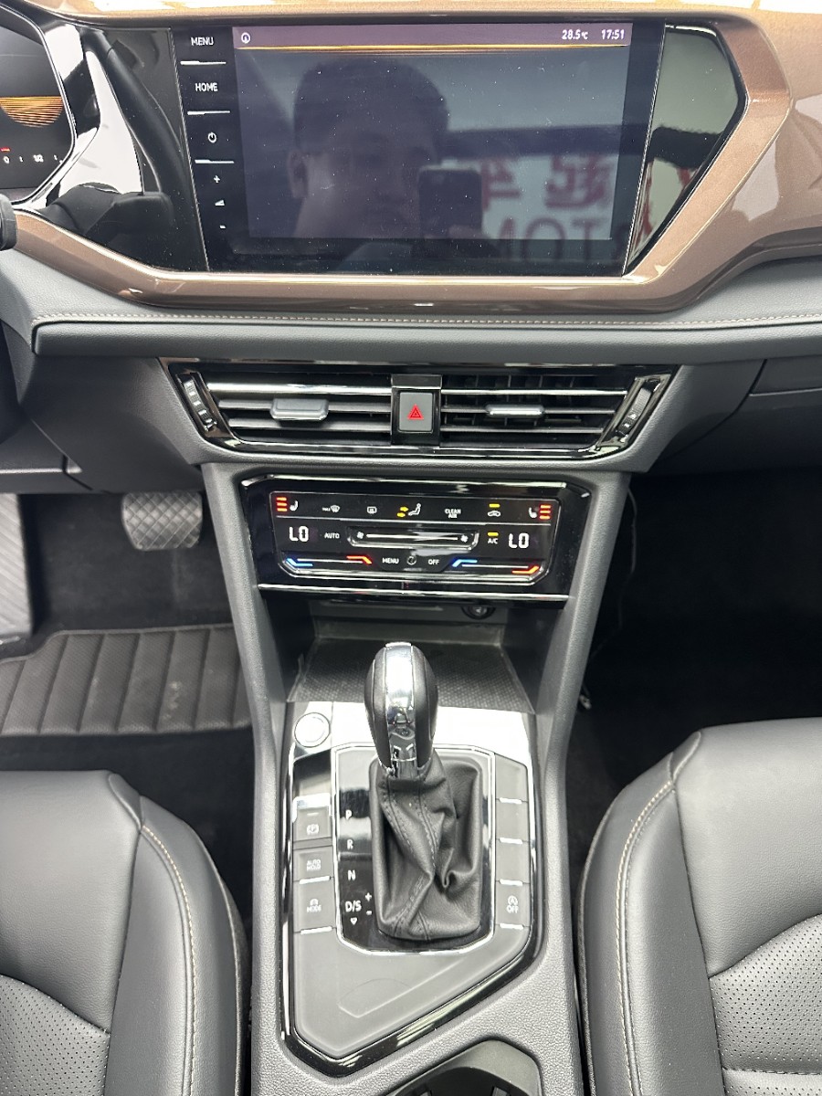 Volkswagen Tharu 2023 immagine di auto #14