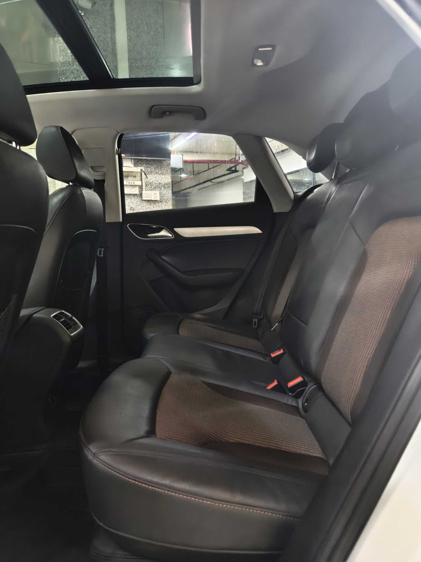Audi Q3 2018 immagine di auto #6