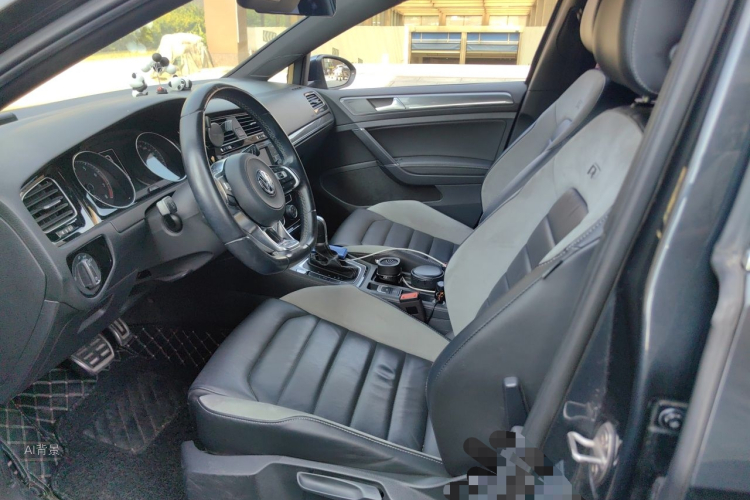 Volkswagen Golf 2018 car image #17