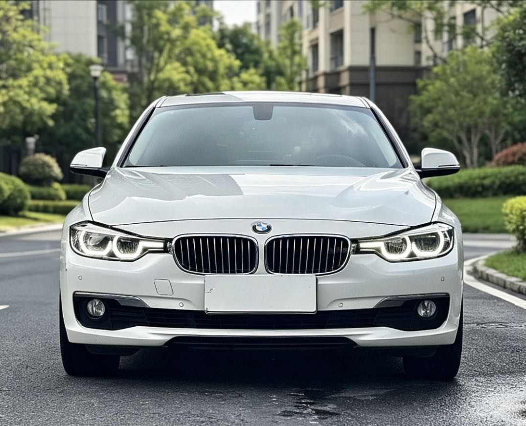 BMW 3 Series 2018 #2 BMW 3 Series 2018 car image #2