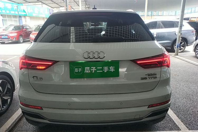 Audi Q3 2020 car image #4