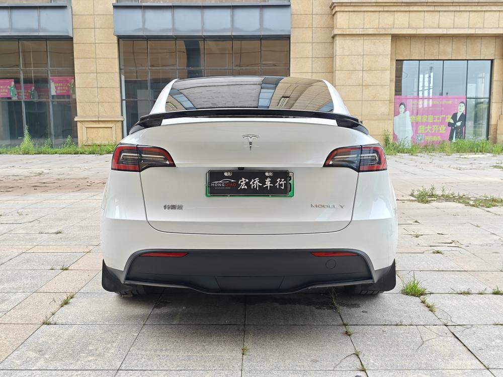 Tesla Model Y 2024 #6 Tesla Model Y 2024 car image #6