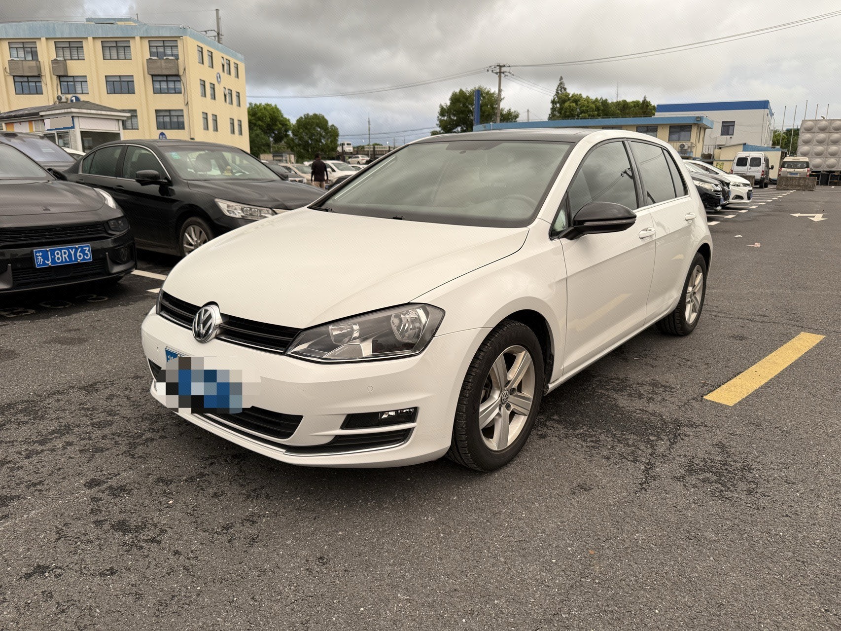 Volkswagen Golf 2017 car image 
