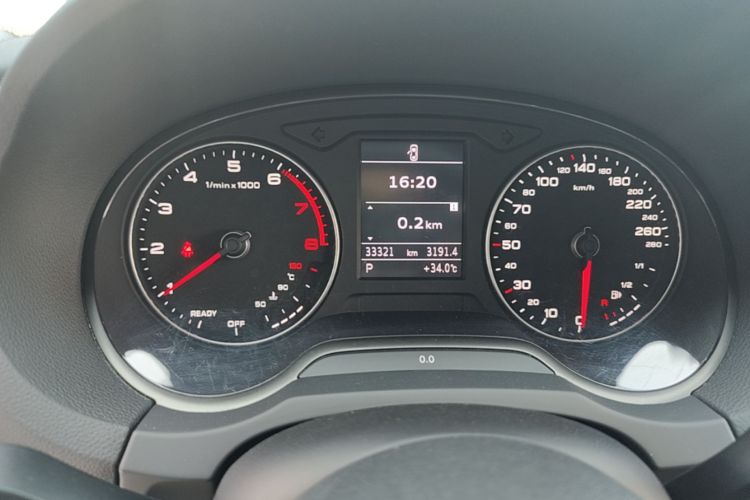 Audi A3 2019 car image #12