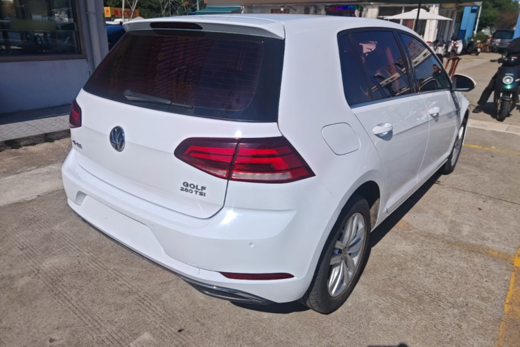Volkswagen Golf 2018 imagem de carro #7