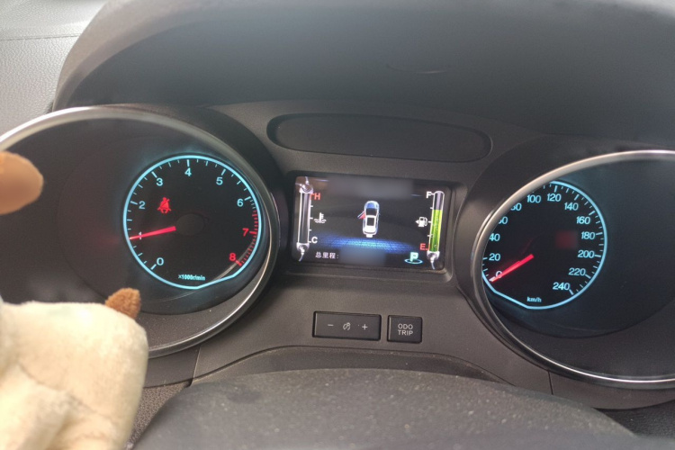 BYD Yuan 2018 #13 BYD Yuan 2018 car image #13