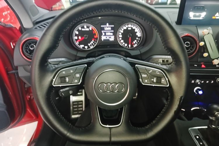 Audi A3 2019 car image #11