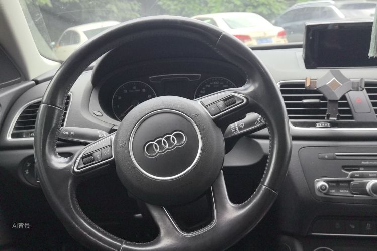 Audi Q3 2016 car image #12