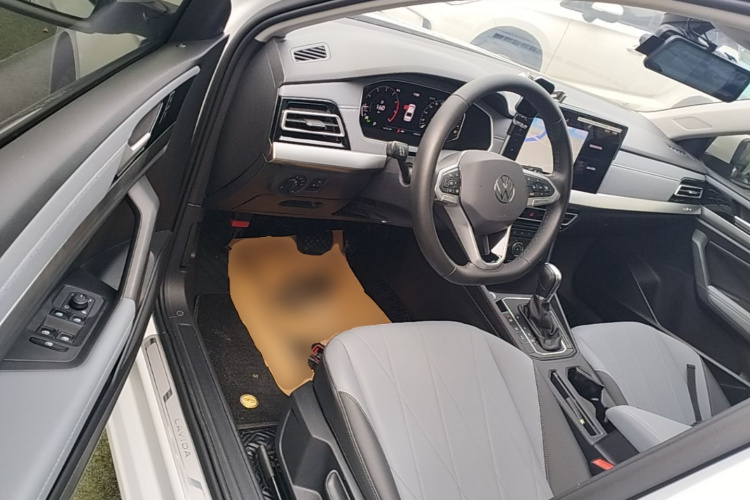 Volkswagen Lavida 2023 car image #16
