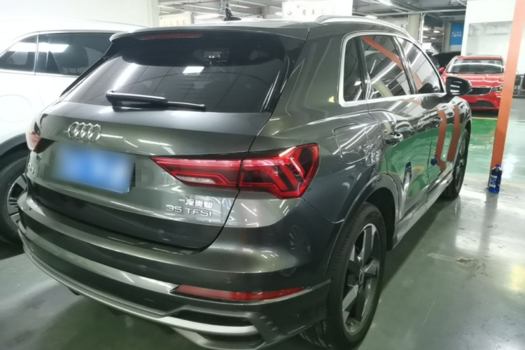 Audi Q3 2021 car image #7