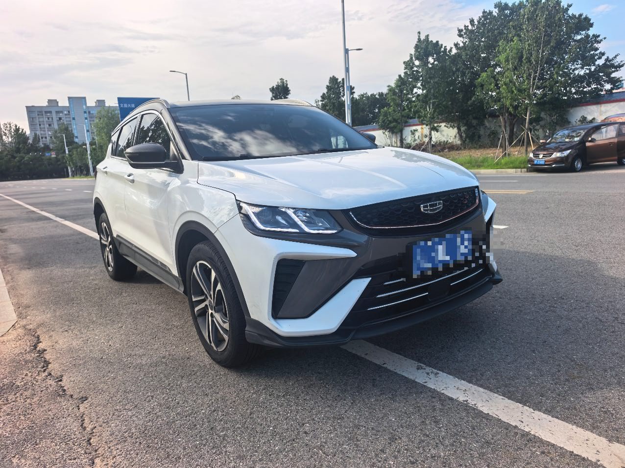 GEELY Coolray 2022 car image #2